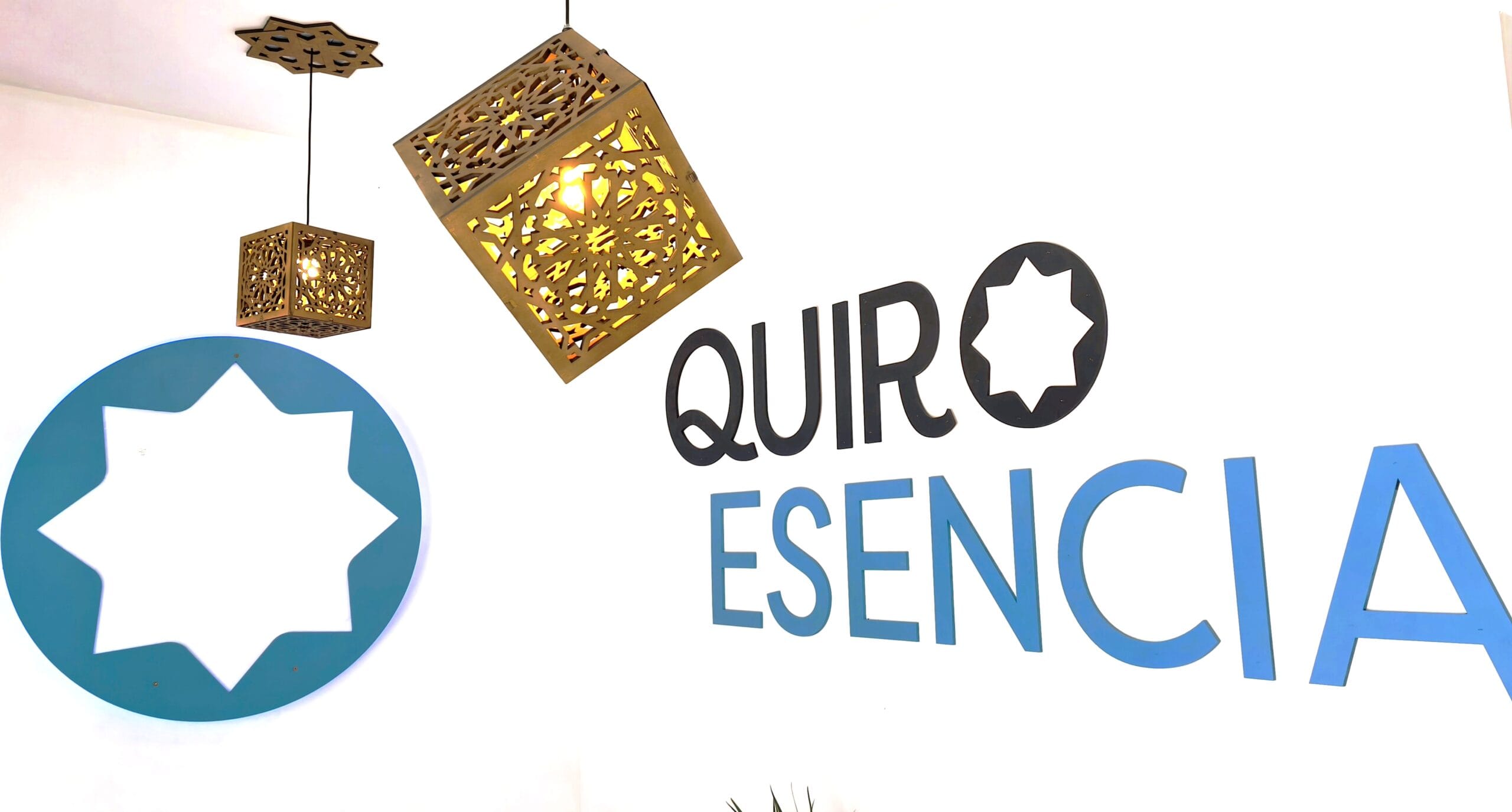 Tarifas de masajes y clases de yoga en Quiroesencia, Granada centro